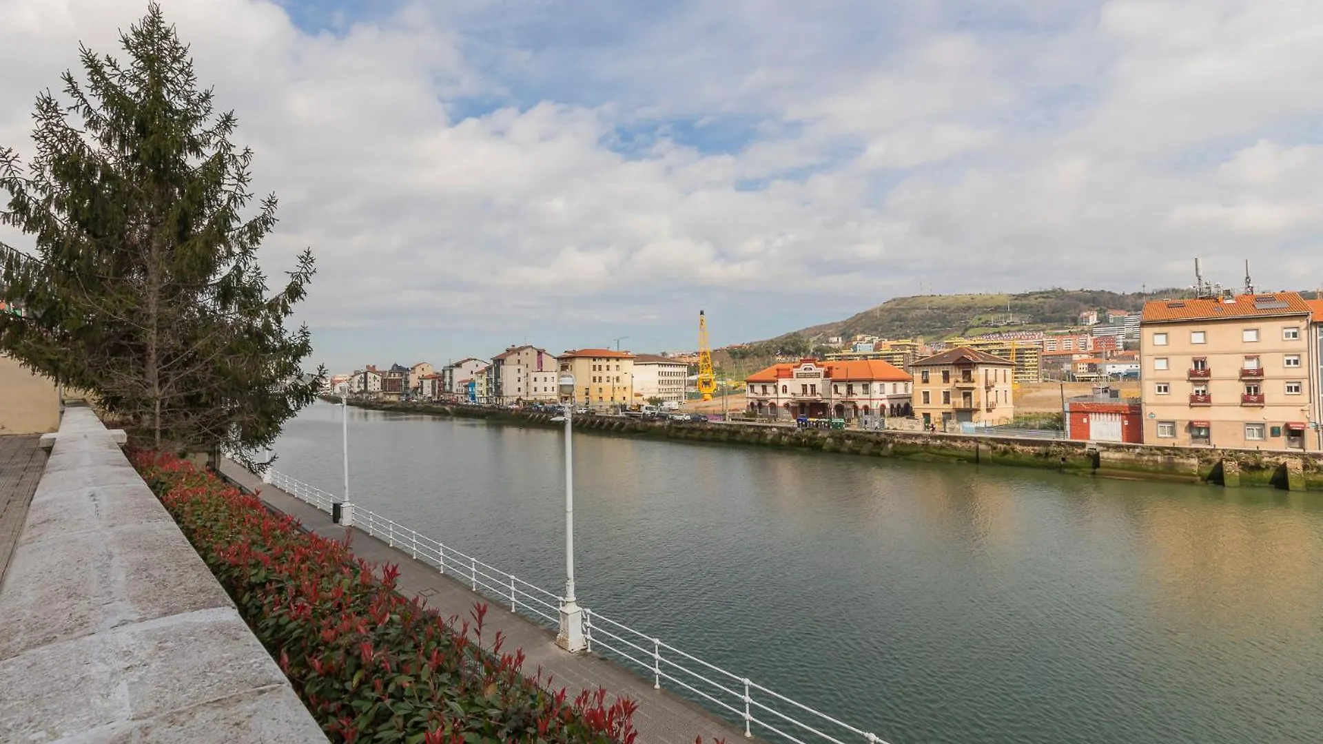 Akomodat En Apartamento Luminoso Junto Al Paseo De La Ria Bilbao 0*,  España